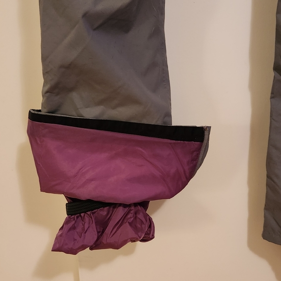 Burton Women's The White Collection Snowpants, Size Large, Gray and Purple - Picture 8 of 11